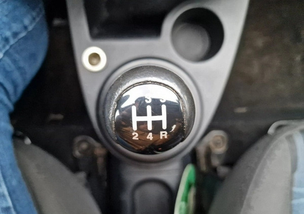 Ford Fiesta cena 11000 przebieg: 142969, rok produkcji 2006 z Oborniki Śląskie małe 154